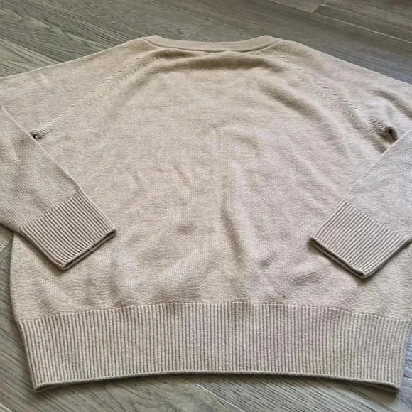 🔥woolen Bloom🔥 | V neck  lightweight long sleeve knit sweater - Picture 10 of 10